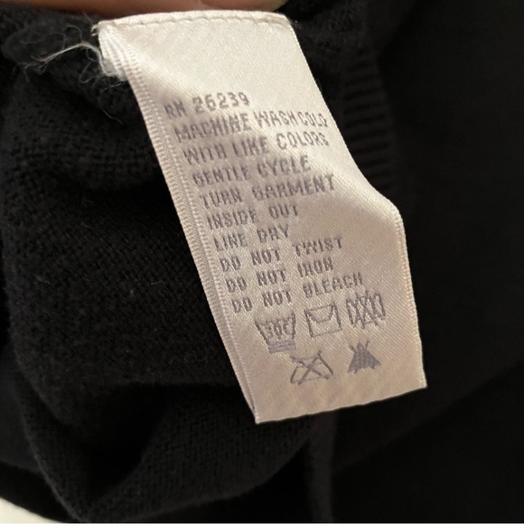 VTG Women’s Izod Black Fair Isle Floral  Vneck Sweater 100% Cotton Sz. L Cottage - Picture 3 of 5